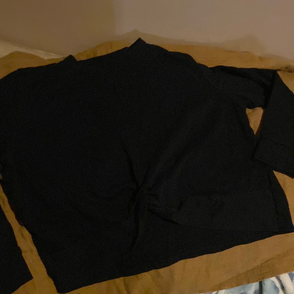 Knotted sweatshirt